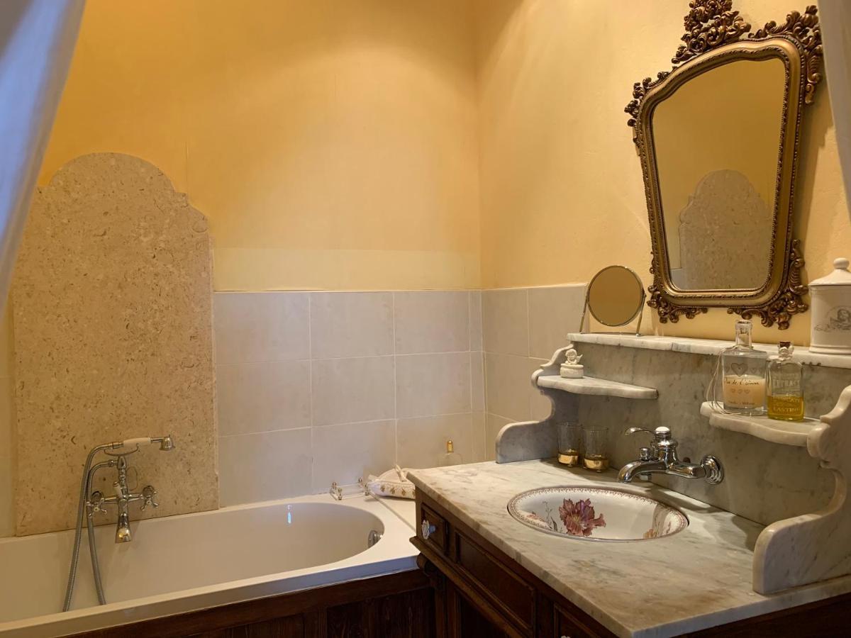 לינה וארוחת בוקר Chateau Sainte Colombe מראה חיצוני תמונה