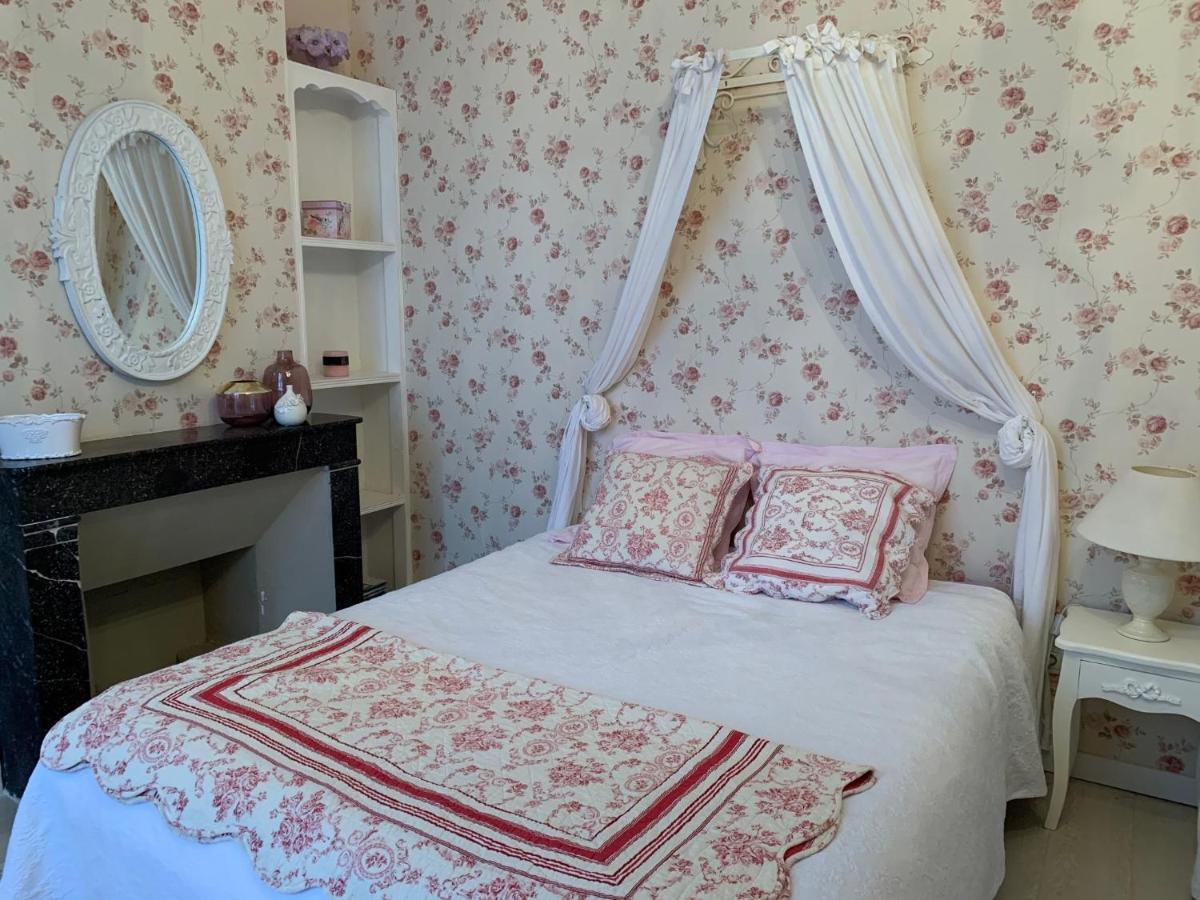 לינה וארוחת בוקר Chateau Sainte Colombe מראה חיצוני תמונה